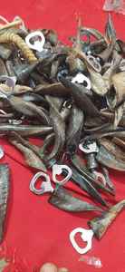 Candado Ovalado de Corazón Tallado en Material Orgánico Dorado al por Mayor, Candado de Pareja Portátil de Estilo Natural para Decoración y Regalo de Boda - Product Image 4