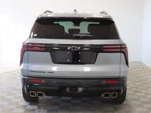 Chevrolet Traverse LT AWD 2024, conduite à gauche, intérieur foncé, sièges en tissu, automatique, SUV R19 - Product Image 4