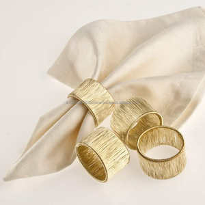 แหวนโลหะสำหรับตกแต่งโต๊ะสไตล์หรูหราชุบทองสำหรับงานแต่งงาน - Product Image 2