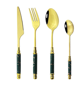 Ensemble de couverts en métal noir au design unique, ensemble de 5 pièces avec couverts en acier et cuivre miroir pour la nourriture à un prix abordable - Product Image 5