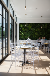 Chaises d'hôtel modernes en polypropylène polycarbonate Chiavari de style Tiffany, écologiques et personnalisées, pour hôtels, villas, salons - Product Image 6