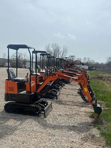 Miniexcavadora Prowler PM-10 con Motor Huade, Bomba Hidráulica, Engranaje PLC - Alto Momento de Carga - Product Image 2