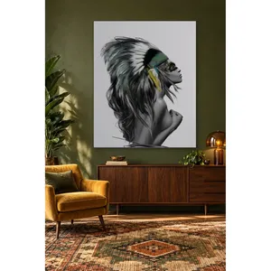 Impression sur toile de profil de femme Fida avec coiffe en plumes - Product Image 2