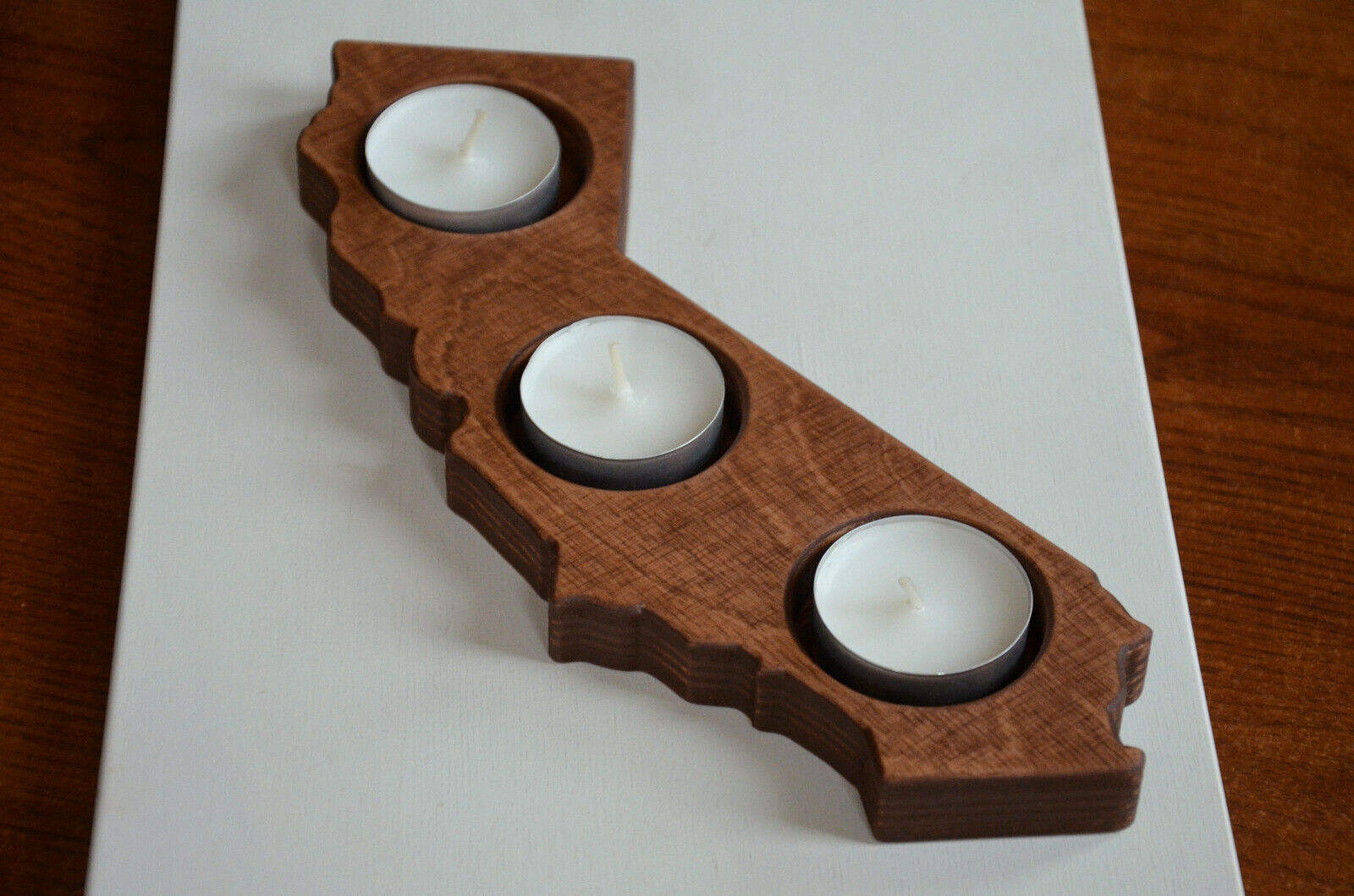 สีน้ำตาล