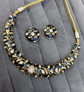 Conjunto de gargantilla de diseñador de lujo con aretes, nuevo estilo de conjunto de gargantilla para mujeres y niñas, para usar en compromisos, bodas y fiestas. - Product Image 4