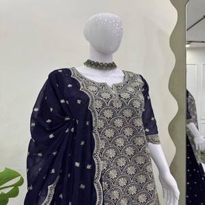 Conjunto de Plazo indio tradicional en Faux Georgette incluye Kurti, pantalón de cintura elástica y trabajo de corte de encaje Dupatta - Product Image 4