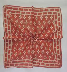 Bandana en coton élégant à imprimé en blocs colorés fait à la main - Product Image 5