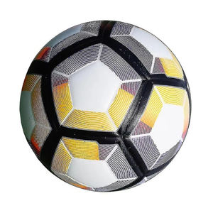 Ballon de football personnalisé léger cousu à la main, ballon de football de haute qualité pour l'entraînement, disponible en différentes tailles et couleurs - Product Image 3