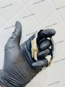 Montre de luxe unisexe légère en acier inoxydable avec cadran romain bleu, diamants de laboratoire glacés, style hip-hop bling, date, tendance - Product Image 2