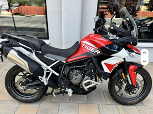 Triumph Tiger 900 GT Edición Aragón Rojo Diablo/Negro Fantasma, Nueva Motocicleta de Aventura - Product Image 2