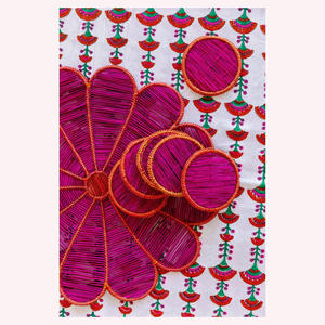 Décor de table fait main en raphia et rotin de Bohème | Chemin de table à manger chic côtier pour les maisons élégantes - Product Image 5