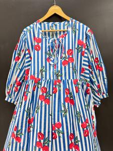 Robe midi moderne en coton imprimé pour les voyages de style urbain et les sorties de week-end confortable et à la mode à vendre - Product Image 6