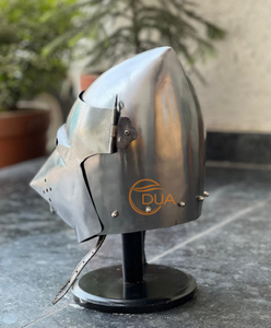 Casque de chevalier médiéval en acier avec visière, armure faciale avec trous de ventilation perforés pour collectionneurs, reconstitution historique, exposition - Product Image 3