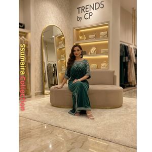 Vestido de Noche Modesto de Microterciopelo de Lujo, Bordado a Mano, Abaya Kaftan para Mujer |   Ropa de Fiesta Paquistaní al por Mayor - Product Image 1