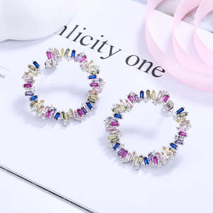 Pendientes de aro J multicolor de plata de ley con cristales - Product Image 5