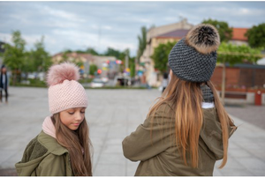 LaVitta Ida Travel Beanie Gorro cálido de alta calidad con pompón artificial Agradable y cómodo para uso diario - Product Image 3