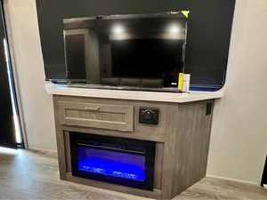 Remolque camper en venta, caravana todoterreno, remolque camper con estándares internacionales / Remolque caravana construido para brindar comodidad - Product Image 3