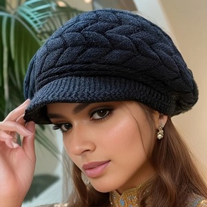 Casquette de style newsboy en laine 100% pour femmes, bonnet chaud en tricot torsadé pour l'hiver, vêtement décontracté en polaire - Product Image 1