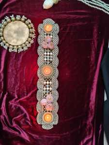 Chemin de table/tapis en dentelle dorée à sequins et miroirs, fait main, avec porte-bougie floral pour la décoration de centre de table pour Diwali, Eid, mariage - Product Image 5