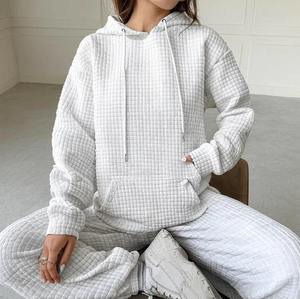 Sudadera con Capucha Extra Grande para Mujer, Estilo Casual, con Bolsillos Amplios, Cordón Metálico y Textura de Gofre, Personalizable y de Alta Calidad - Product Image 1