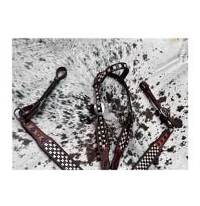 Juego de tachuelas de caballo de cuero marrón más vendido, cuello de pecho de una oreja, diseño de ajedrez tallado a mano, fabricantes de caballos duraderos - Product Image 2