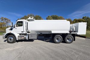 Camion-citerne à carburant 6x4 automatique de 20 mètres cubes en acier, véhicule de transport d'hydrocarbures, camions de ravitaillement en liquides inflammables à vendre - Product Image 2