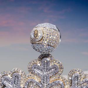 Colgante de Medallón de Diamante Moissanita Redondo Grande de Oro 14Kt con Colgante Personalizado de Plata Esterlina Baguettes - Product Image 3