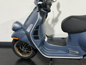 VENDITA 2027 <span class=keywords><strong>Vespa</strong></span> <span class=keywords><strong>GTV</strong></span> 310 Officina 8 310 Edizione Limitata Heritage Maxi Scooter con Carrozzeria in Acciaio Prodotto in Italia >130km/h - Product Image 6