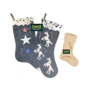 Fabricante al por mayor de cuero de vaca genuino medias de Navidad múltiples diseños colores y patrones disponibles personalizado bajo demanda - Product Image 4