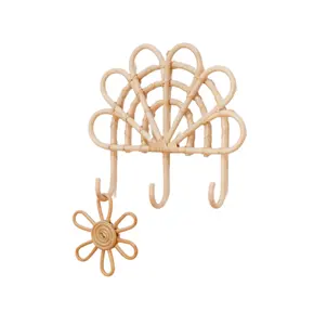 Exquisite flower wall hanger to Dazzle Up Your Décor 