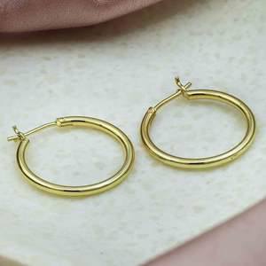 Pendientes de aro de moda con relleno de oro de 14K, 18 y 24K al por mayor, pendientes clásicos, pendientes de aro modernos, pendientes de aro con relleno de oro de latón - Product Image 2