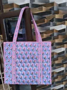 Sac à main de shopping en tissu matelassé imprimé à la main en Inde pour femmes, mode été-hiver, imprimé géométrique multicolore - Product Image 2