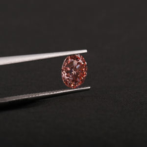 เพชรชมพูทรงกลมเจียระไนแบบ Vivid ขนาด 2.0 กะรัต ความสะอาดระดับ VS1-VS2 ผลิตในห้องปฏิบัติการ ได้รับการรับรองโดย IGI พร้อมใบรับรอง - Product Image 2