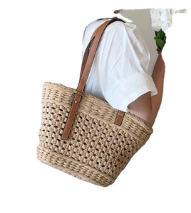 Bolso de Mano de Paja Tejido a Mano, Personalizado y Hermoso, para Mujer, Ideal para la Playa o Uso Diario - Product Image 1