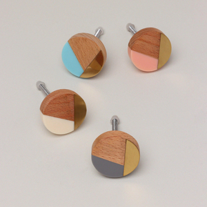 Boutons de porte en bois faits à la main, boutons de placard, couleur, forme et taille personnalisées, fabriqués en Inde - Product Image 1