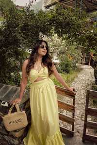 2025 Venta caliente amarillo liso Maxi vestido para mujer sólido 100% rayón cariño suelto ajuste largo Maxi vestido - Product Image 6