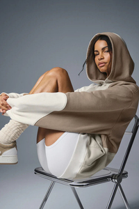 Venta al por mayor de las mujeres sueltas de color sólido más polar pareja de mujeres gota hombro Sudadera con capucha Casual de gran tamaño gota logotipo personalizado - Product Image 2