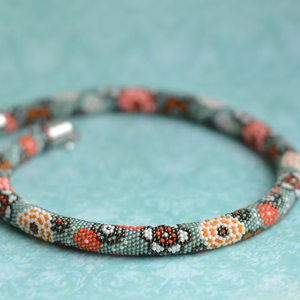 สร้อยคอแบบสวมติดรอบลำคอทำด้วยมือทำจากหินธรรมชาติลูกปัดลูกปัดแก้วเรซิน - Product Image 1