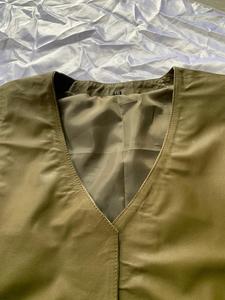 Chaleco de cuero de diseño personalizado con cuello en V Chaleco de hombre de desgaste orgánico de alta calidad 100%/bolsillo de 5 dimensiones - Product Image 2