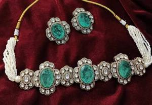 Ensemble collier Polki Kundan plaqué or antique avec boucles d'oreilles beaux bijoux de mode en laiton pour les occasions d'anniversaire de mariage - Product Image 2