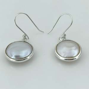 Pendientes Colgantes de Perlas de Agua Dulce Hechas a Mano, Elegantes, de Plata de Ley, Joyería con Estilo Adorable para el Mes de Junio - Product Image 6