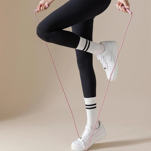 Chaussettes antidérapantes pour femmes avec poignées Chaussettes collantes d'exercice en coton antidérapantes - Product Image 3