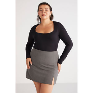 ETHIQUET Aadabb Blus Wanita Ukuran Besar Slim Fit Slim Cut Body-Hugging Kerah Kotak Lengan Panjang Ukuran Besar - Product Image 2
