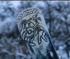 Cornes à boire sur mesure à motif viking écologique Magnifiquement sculptées Style animal Fourniture religieuse Artisanat naturel - Product Image 3