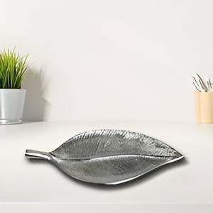 Plateau de service martelé décoratif supérieur Design attrayant plateau de nourriture en aluminium ustensiles de cuisine fabriqués à la main plat en métal plat de service - Product Image 1