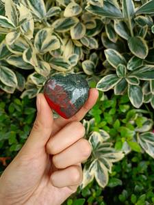 หินบลัดสโตนรูปหัวใจป่องคริสตัลอัญมณีจากธรรมชาติหินบำบัดหินอัญมณีรูปหัวใจแบบแอฟริกันเหมาะสำหรับเป็นของขวัญตกแต่งทางจิตวิญญาณ - Product Image 4