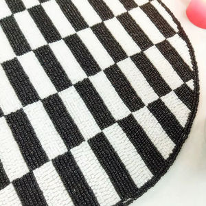 ผ้าปูโต๊ะลูกปัด - Product Image 1