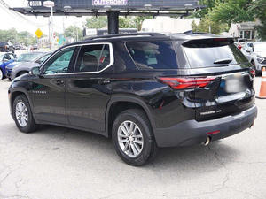 Negro Usado 2024 LT Automático R18 Light AWD Asientos de Tercera Fila Asientos de Tela Sistema de Navegación Asientos Calefactables - Product Image 5