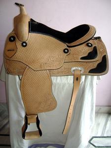 Selle de randonnée légère pour cheval, personnalisée, WESTERN TRAIL HORSE, siège en cuir noir, design plaqué argent, arbre en fibre - Product Image 6