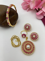 Ensemble de bijoux en laiton avec pendentif perle, bracelet chaîne et bagues pour femmes et jeunes filles – Cadeau décontracté/sportif pour le quotidien et le bureau